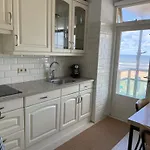Nicky's Seaview Apartmán *