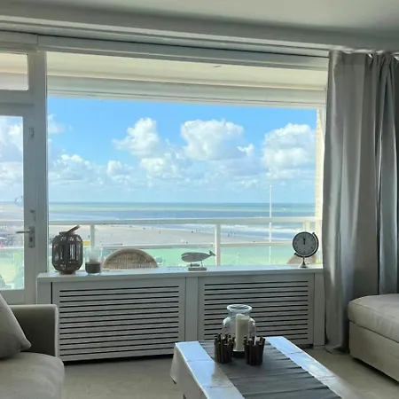 Nicky's Seaview דירה *