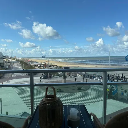 Nicky's Seaview 아파트